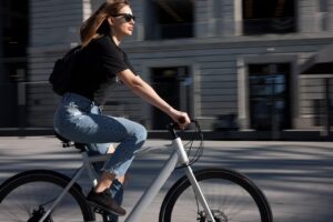 足に優しいパンプスで痛くない履き心地を実現する方法は？