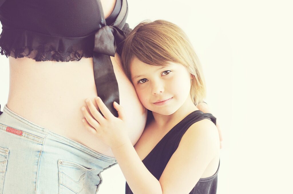 マタニティパンプスは痛くない？選び方とおすすめを解説！