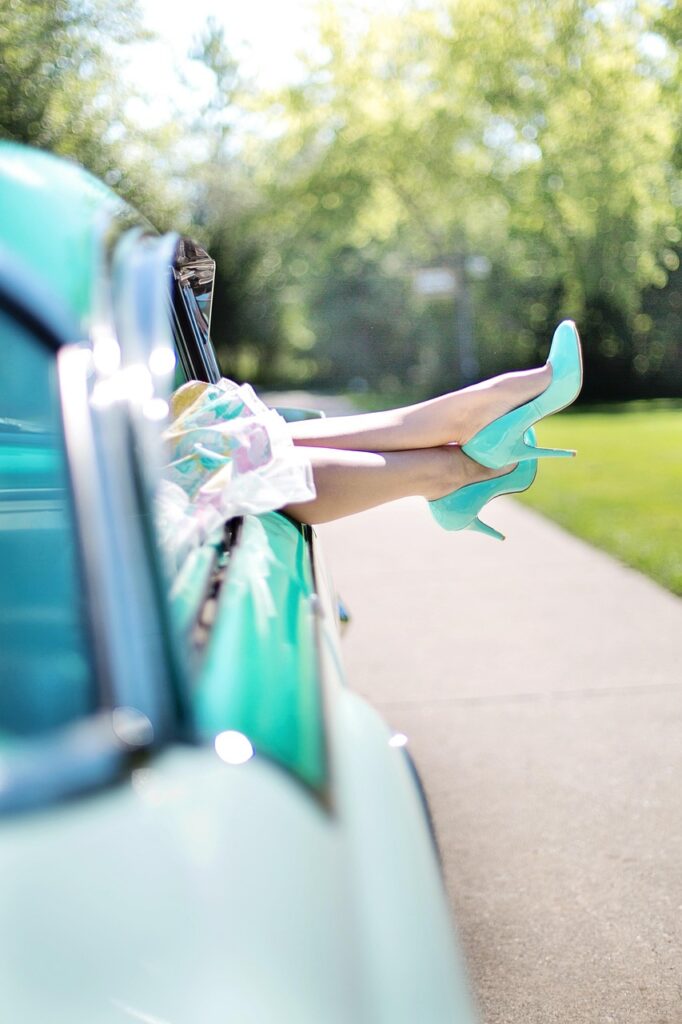 パンプスを履いた時のかかとが痛い時の対策は？