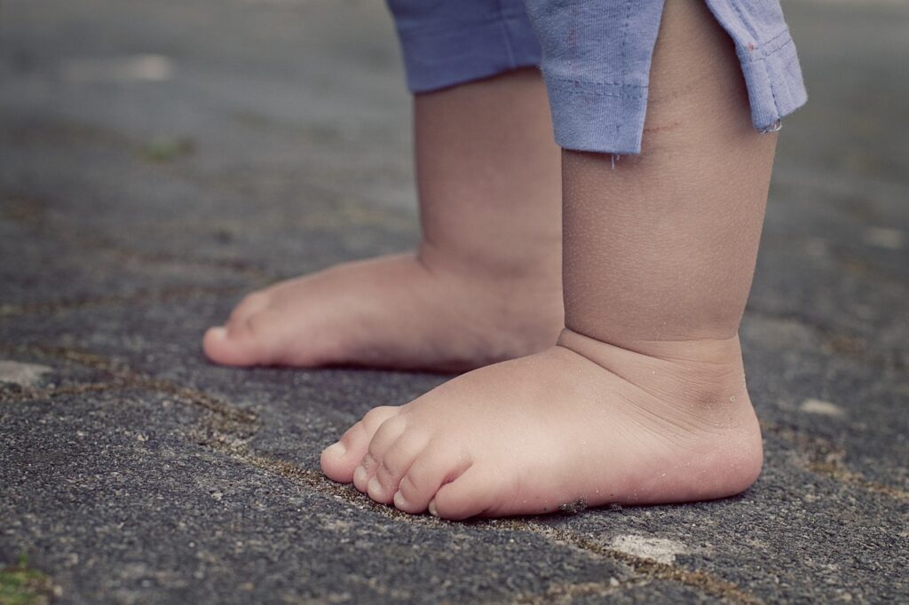 痛くないパンプスの足幅の測り方を自宅で簡単に行うには？