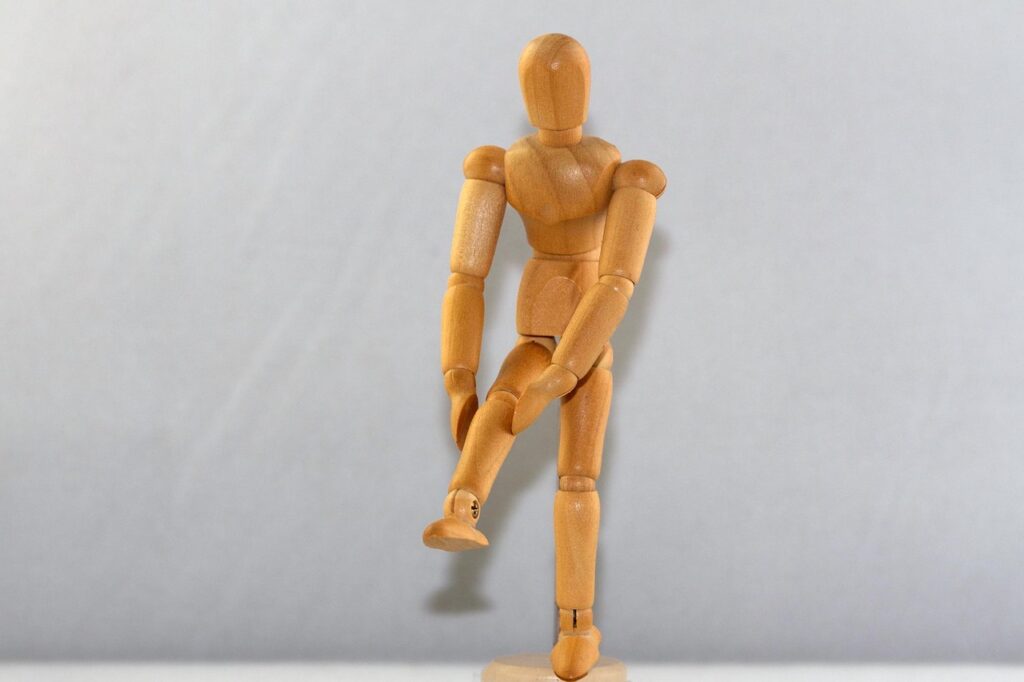痛くないパンプスヒールで膝が痛い時の対処法は？