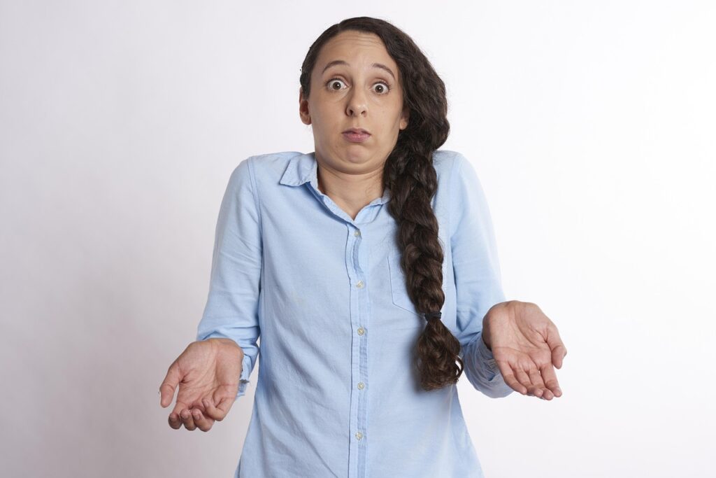 痛くないパンプスを履きながらデスク下でできるストレッチは？